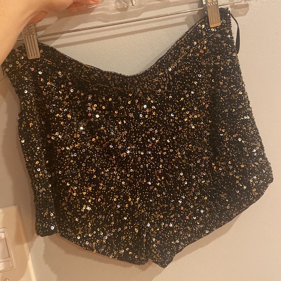 Vintage. Small sequin shorts. - Picture 2 of 3